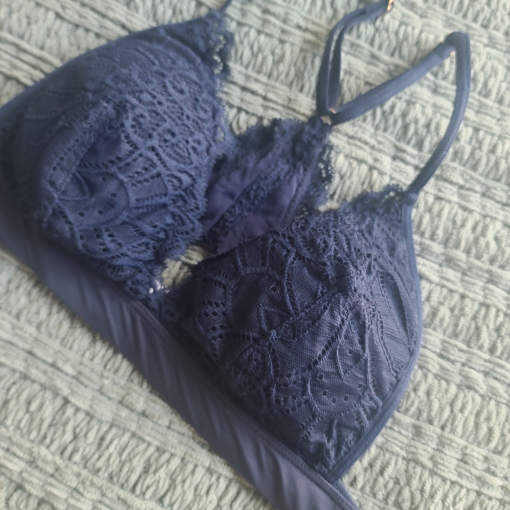 Cotton On Navy Blue Lace Bralette - Picture 2 of 5